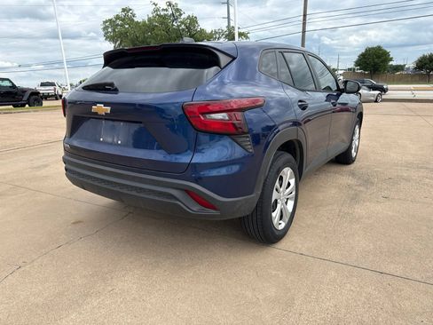 Used 2024 Chevrolet Trax LS FWD image 7