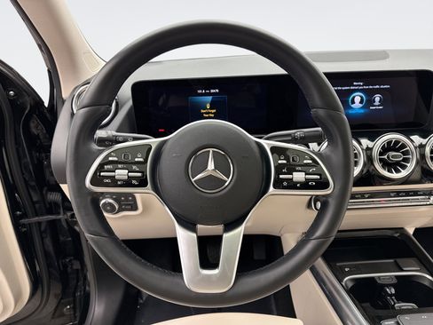 Used 2023 Mercedes-Benz GLA 250 4MATIC image 12