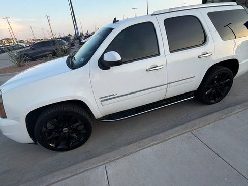 Used 2010 GMC Yukon Denali RWD image 15
