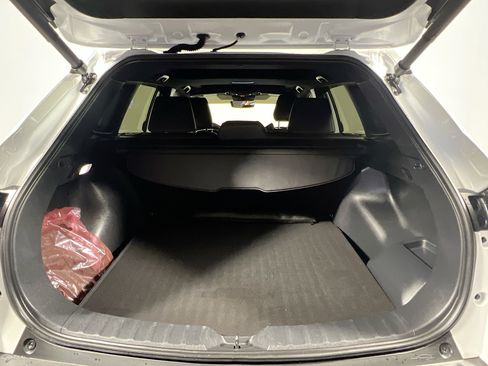 Used 2024 Toyota Corolla Cross XSE w/ Convenience Package image 34