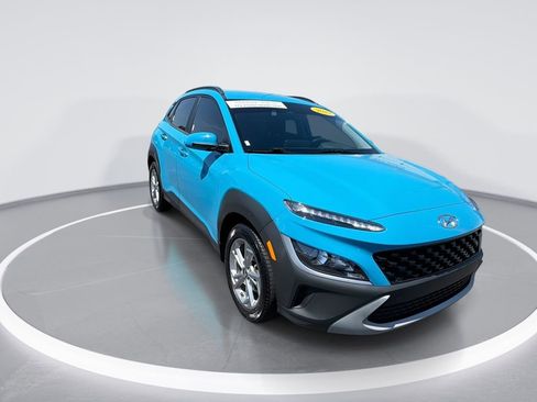 Used 2023 Hyundai Kona SEL w/ Cargo Package FWD image 2