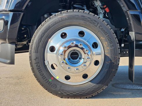 New 2026 Ford F450 Platinum w/ FX4 Off-Road Package image 8