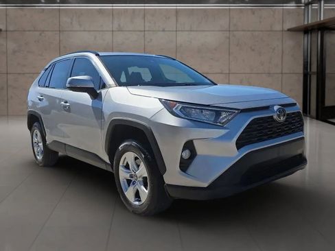 Used 2021 Toyota RAV4 XLE image 3