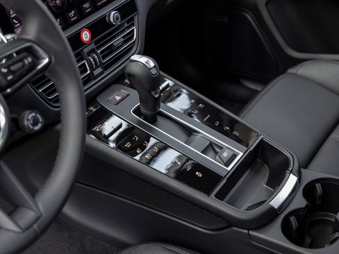 New 2026 Porsche Macan S AWD/4WD image 39