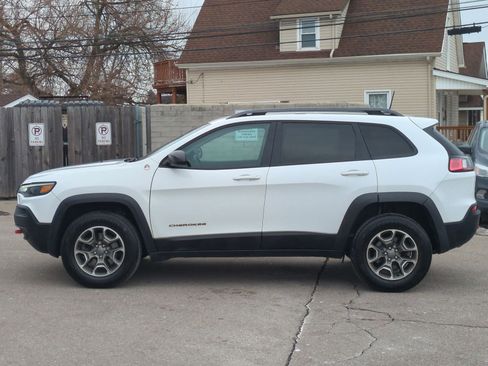 Used 2020 Jeep Cherokee Trailhawk image 14