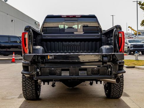 Used 2025 GMC Sierra 2500 Denali Ultimate image 9