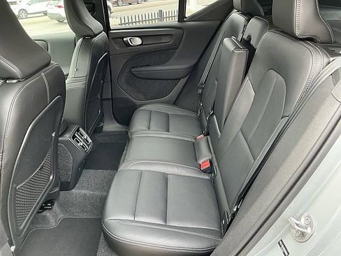 Certified 2025 Volvo XC40 B5 Core image 14