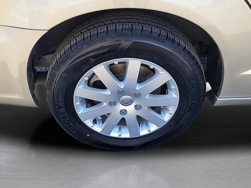 Used 2015 Chrysler Town & Country Touring w/ Driver Convenience Group FWD image 9