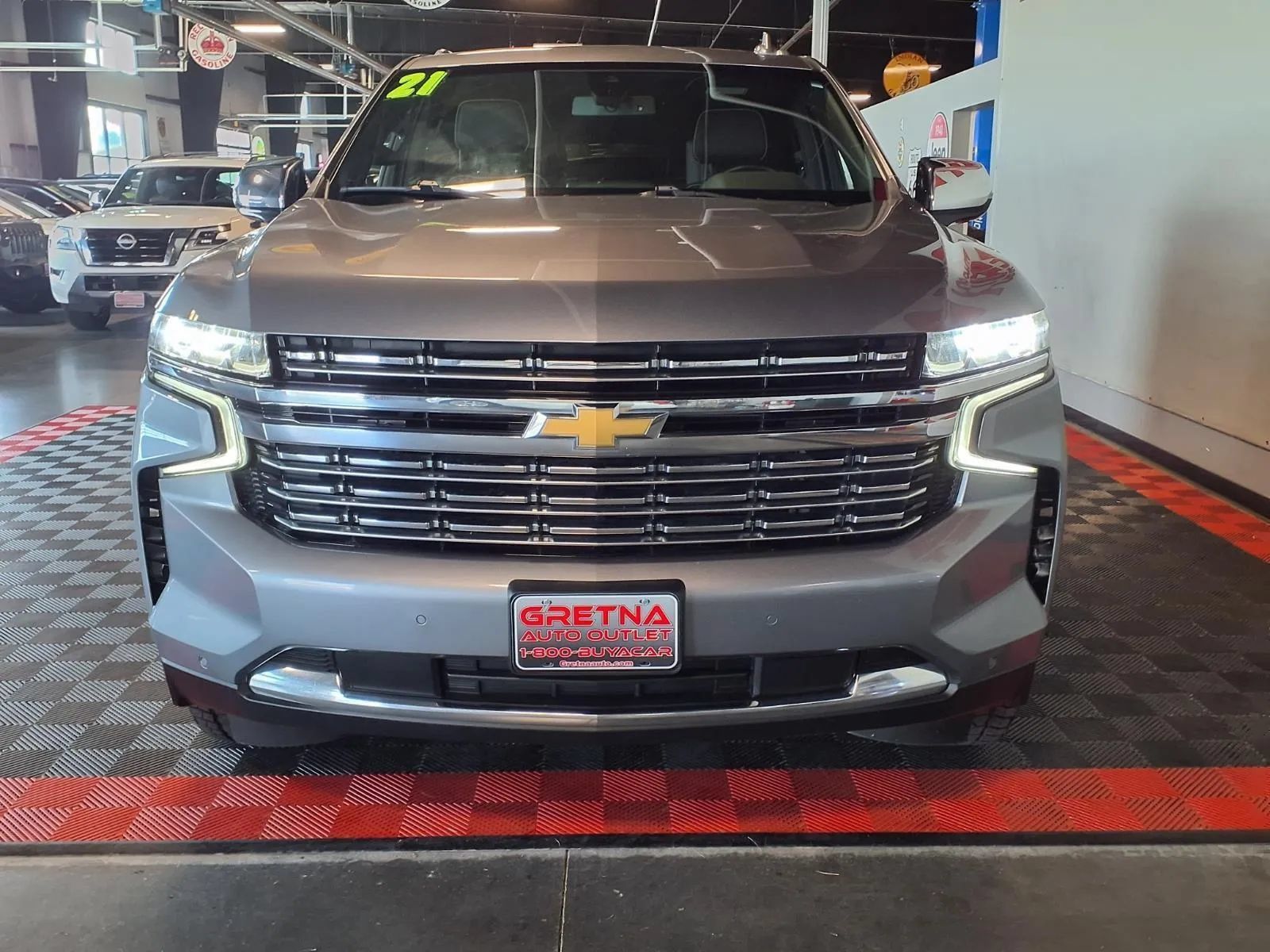 Used 2021 Chevrolet Suburban Premier AWD/4WD image 3