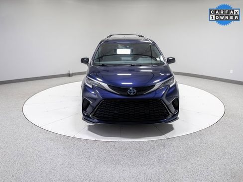Used 2022 Toyota Sienna XSE image 29