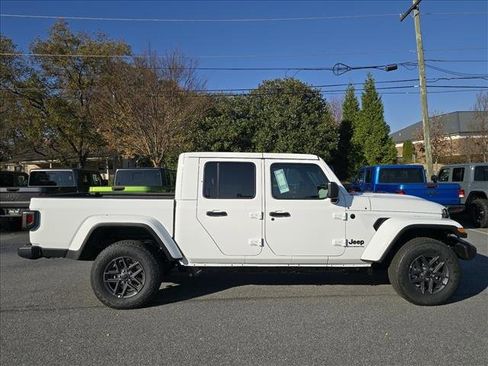 New 2026 Jeep Gladiator Sport image 2