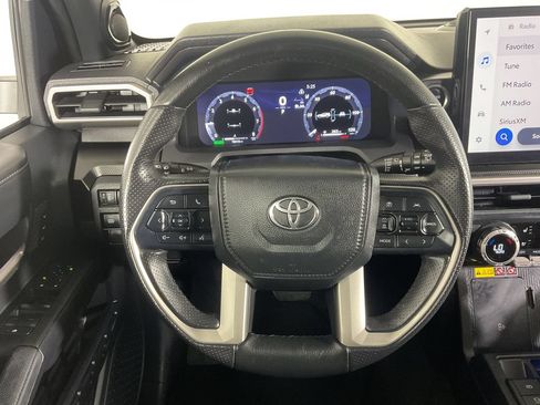 Used 2025 Toyota 4Runner Limited AWD/4WD image 12