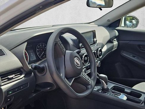 Used 2025 Nissan Sentra S FWD image 9