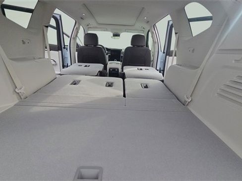 New 2026 GMC Acadia Denali w/ Super Cruise Package image 39