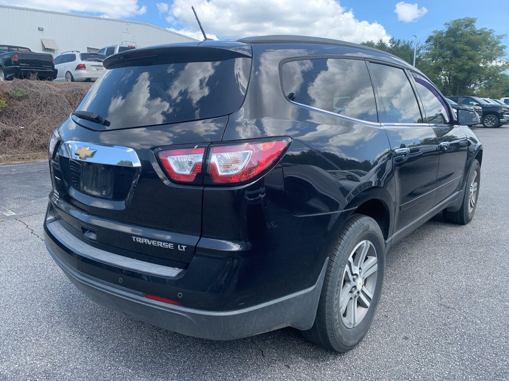 Used 2015 Chevrolet Traverse LT FWD image 4