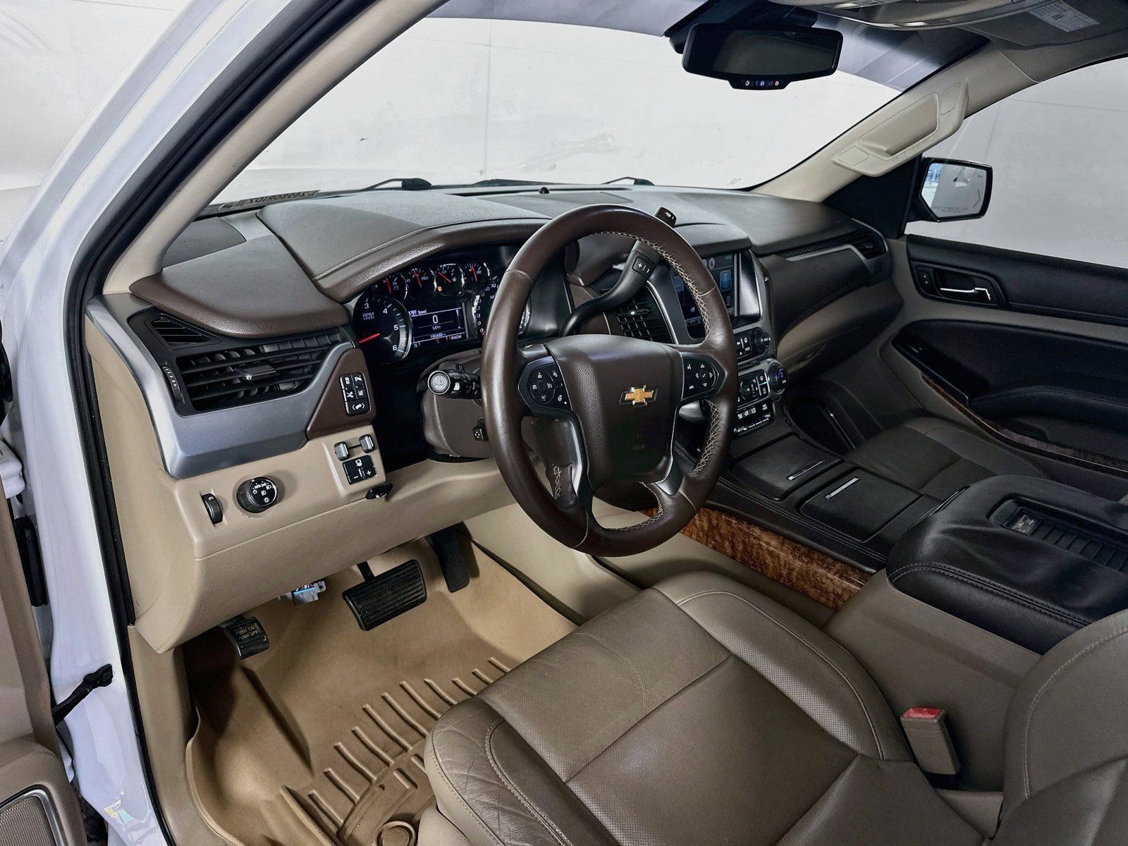 Used 2015 Chevrolet Suburban LTZ w/ Texas Edition RWD image 9