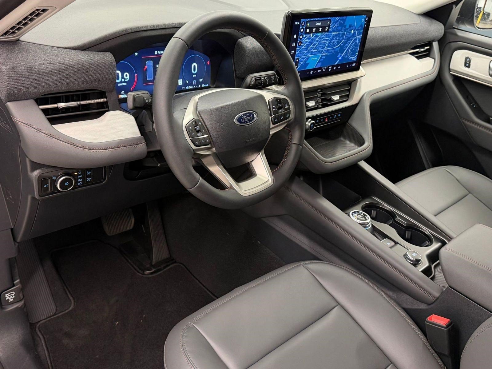 New 2026 Ford Explorer Active w/ Active Comfort Package AWD/4WD image 3