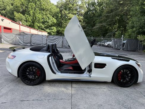 Used 2018 Mercedes-Benz AMG GT C image 2