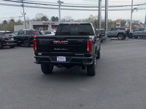Used 2022 GMC Sierra 2500 Denali w/ Denali Ultimate Package AWD/4WD image 7