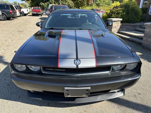 Used 2010 Dodge Challenger SE image 11