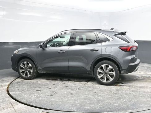 Used 2024 Ford Escape Platinum image 4