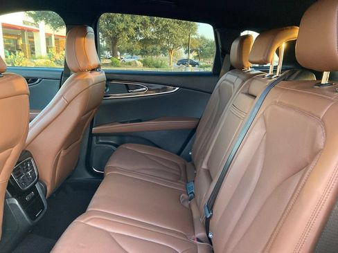 Used 2023 Lincoln Nautilus Reserve w/ Luxury Package AWD/4WD image 9