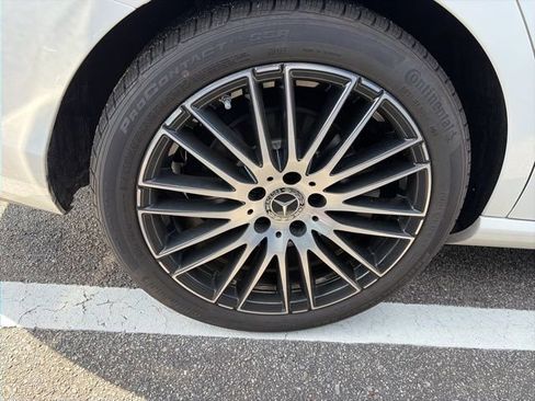 Used 2025 Mercedes-Benz C 300 Sedan image 5