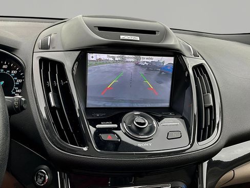 Used 2016 Ford Escape Titanium image 14