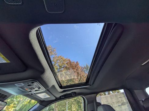 New 2025 Toyota Tacoma TRD Off-Road image 22