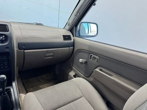 Used 2002 Nissan Frontier XE image 43