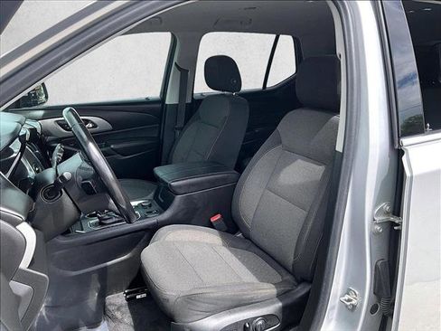Used 2020 Chevrolet Traverse LT image 26