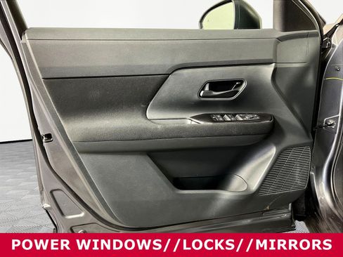 Used 2025 Nissan Kicks S FWD image 17