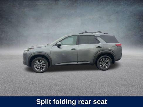 Used 2024 Nissan Pathfinder SV image 12
