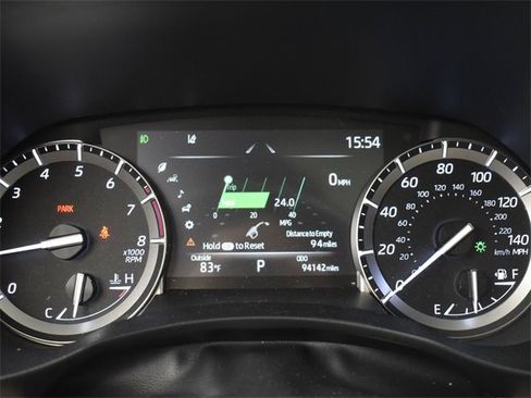 Used 2022 Toyota Highlander XLE image 18