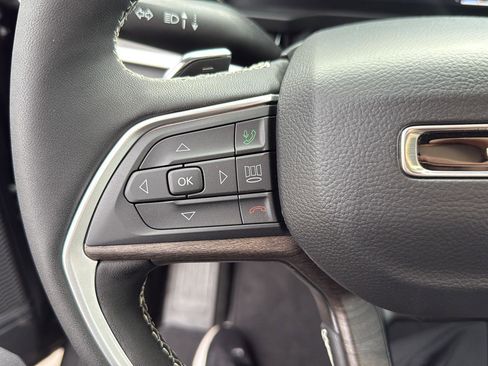 New 2026 Jeep Grand Cherokee Limited w/ Luxury Tech Group II RWD image 16