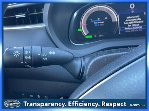 Used 2023 Toyota Venza Limited image 24