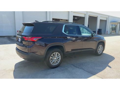 Used 2022 Chevrolet Traverse LT image 8