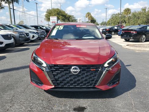 Certified 2025 Nissan Altima 2.5 SR image 2