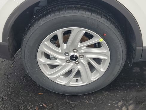 New 2026 Lincoln Corsair Premiere image 5