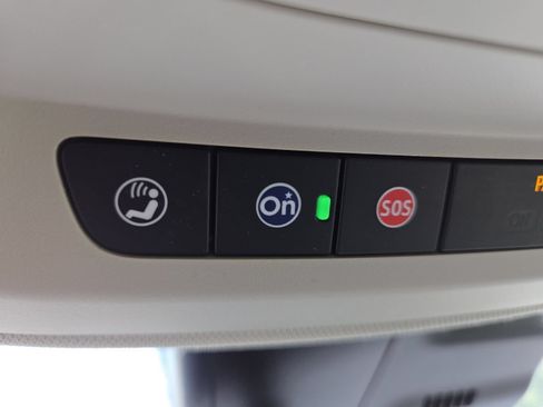 Used 2021 Buick Envision Essence FWD image 33