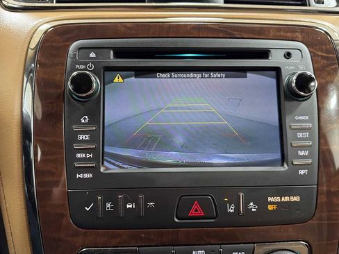 Used 2017 Buick Enclave Premium image 19