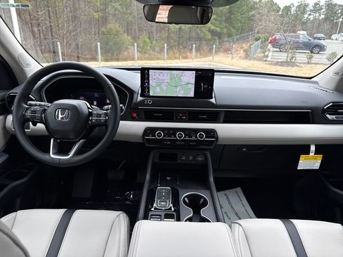 New 2026 Honda Pilot Touring image 14