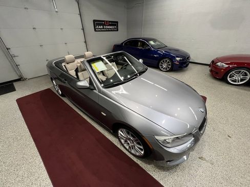 Used 2013 BMW 335i Convertible image 41