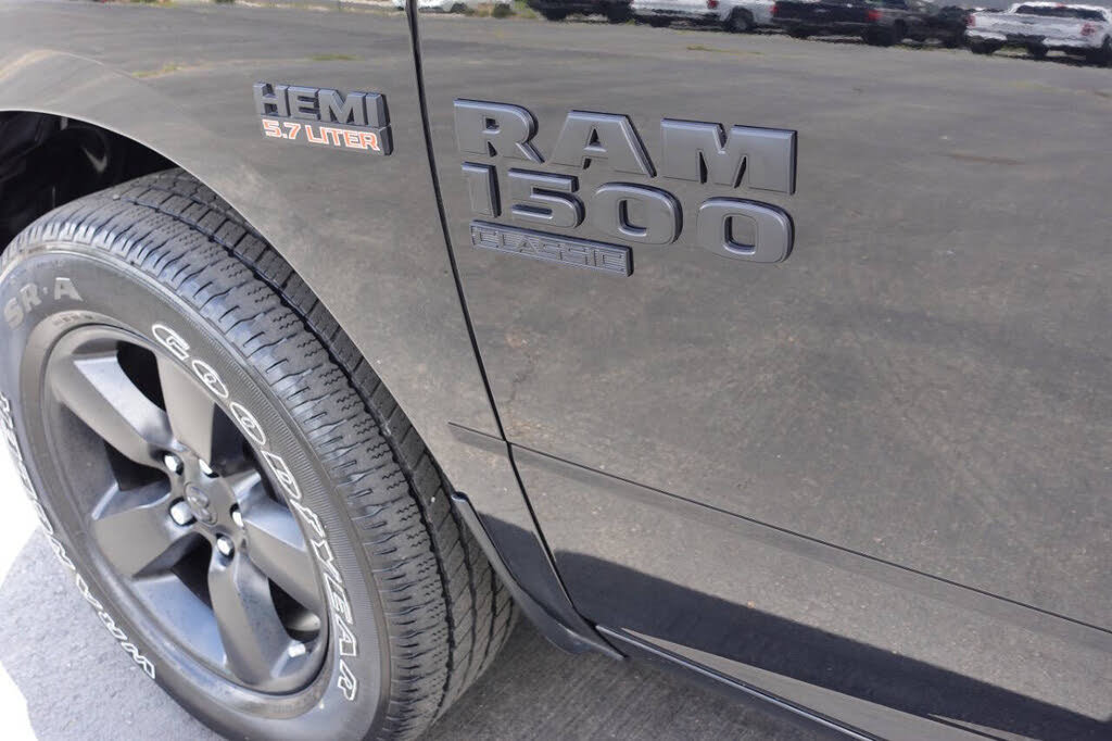 Used 2022 RAM 1500 Classic SLT w/ Electronics Convenience Group AWD/4WD image 14