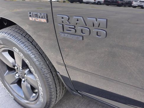 Used 2022 RAM 1500 Classic SLT w/ Electronics Convenience Group AWD/4WD image 14
