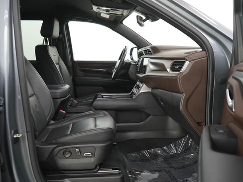 Used 2022 GMC Yukon XL Denali AWD/4WD image 11