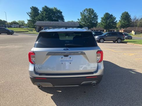 Used 2024 Ford Explorer XLT w/ Equipment Group 202A AWD/4WD image 7
