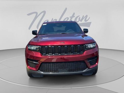 New 2025 Jeep Grand Cherokee Altitude AWD/4WD image 2