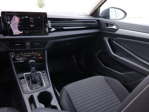Certified 2025 Volkswagen Jetta S FWD image 23