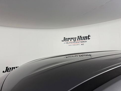 Used 2023 Nissan Rogue SV image 13